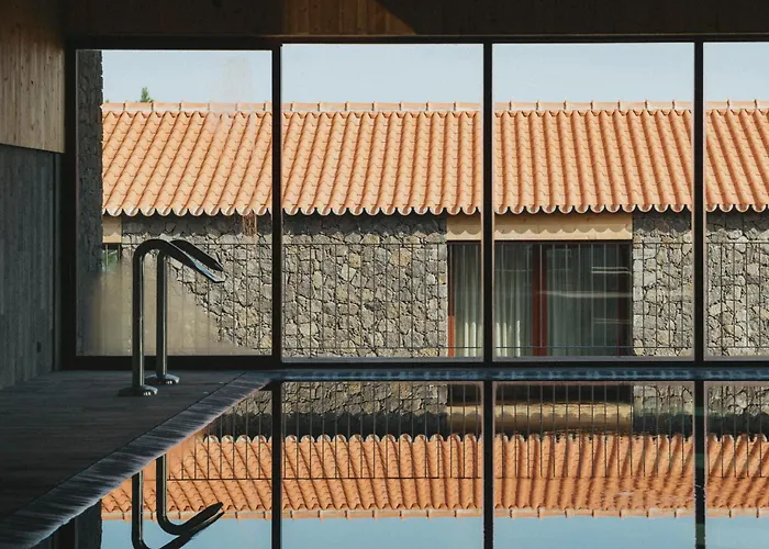 Pico Vineyards - By Unlock Bandeiras